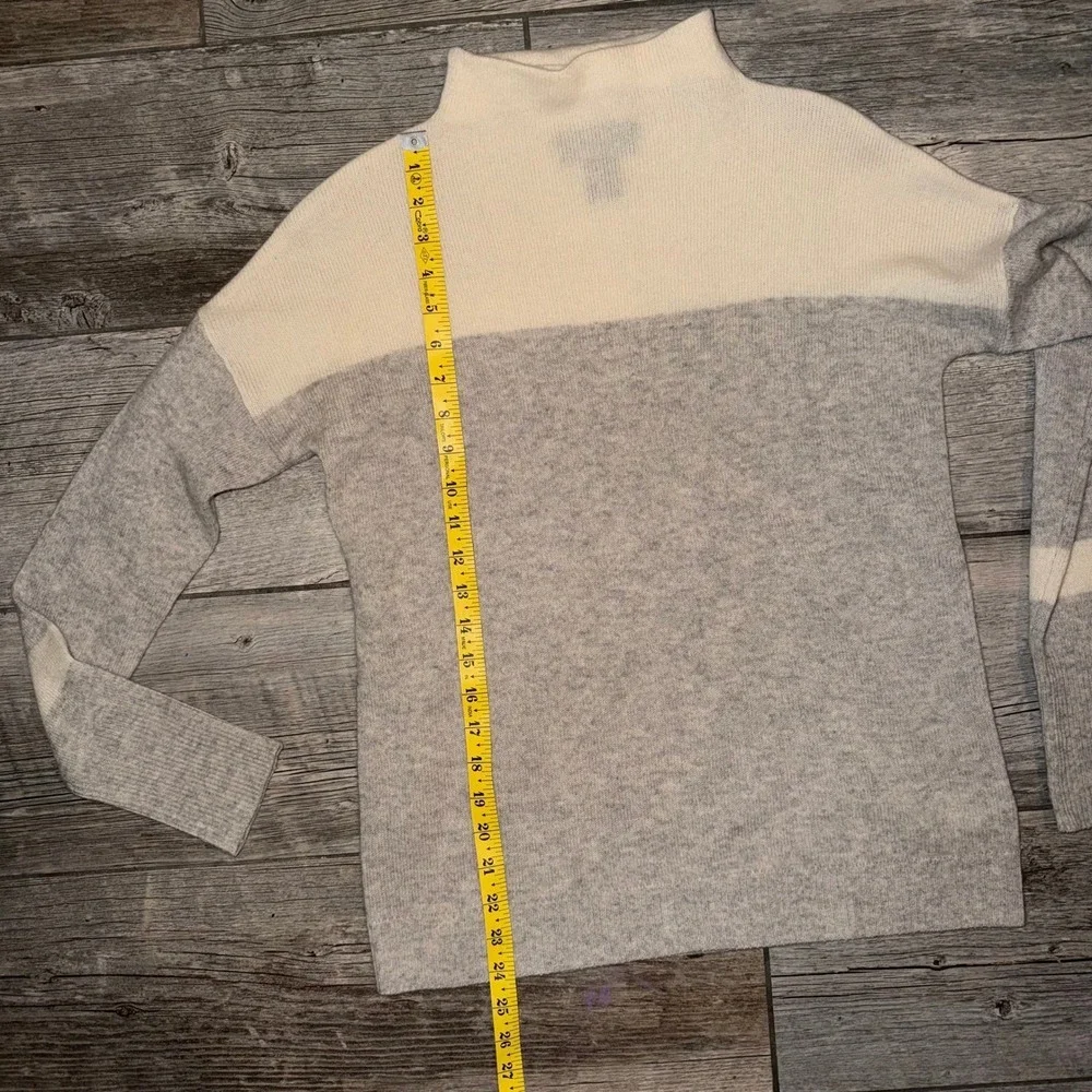 Tahari Pure Luxe 100% Cashmere Color Block Mock Neck Sweater Small